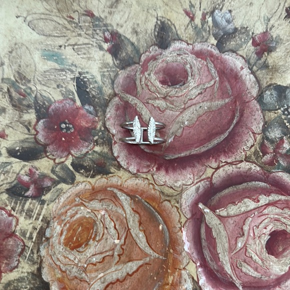 Sterling Silver Feather Ring (size 7) - Picture 1 of 3